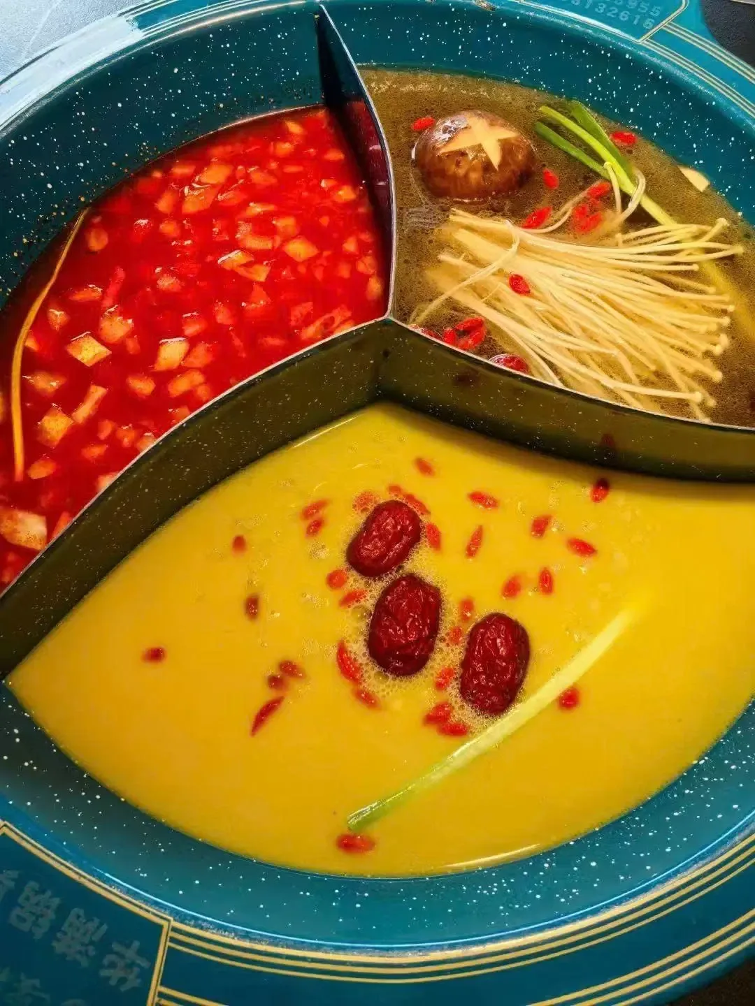 NƯỚC LẨU 3 NGĂN